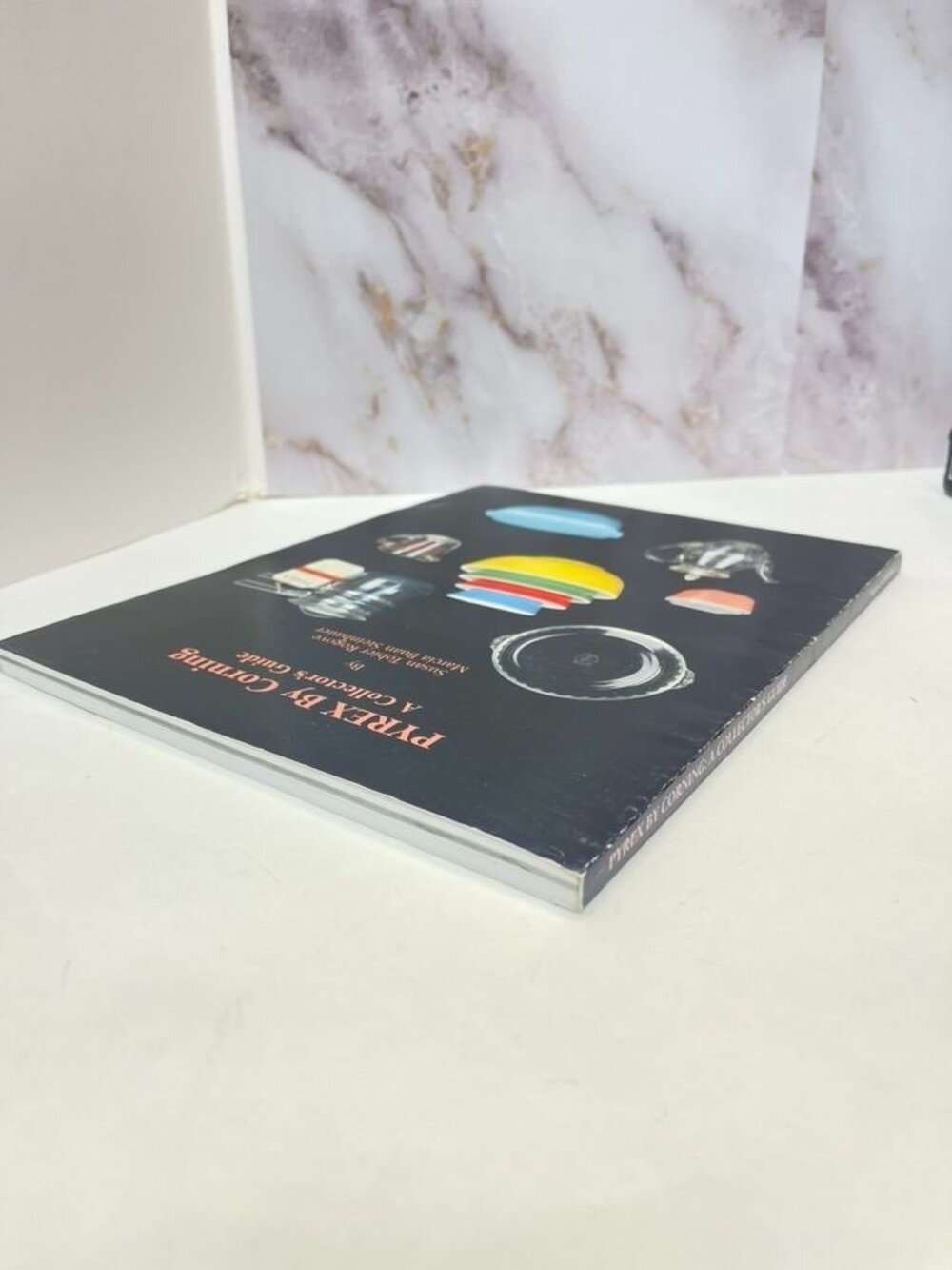 PYREX by Corning: A Collector's Guide (1993) Vintage Reference Book - Picture 6 of 6